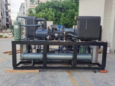 基于全热冷回收机组的能效提升方案研究